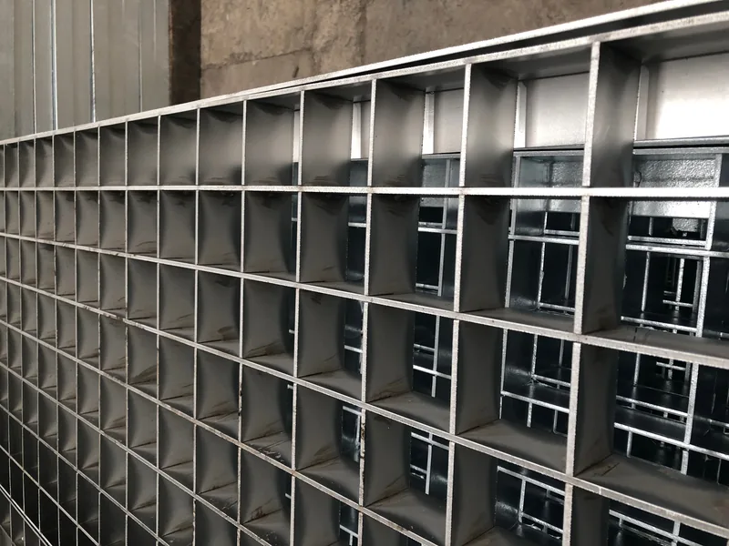 Stainless steel grating compared with galvanized steel grating