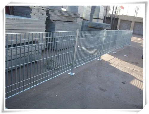 Grating fence panels with floor base plates